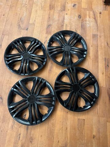 Plastic wieldoppen 15” – set van 4 beschikbaar voor biedingen