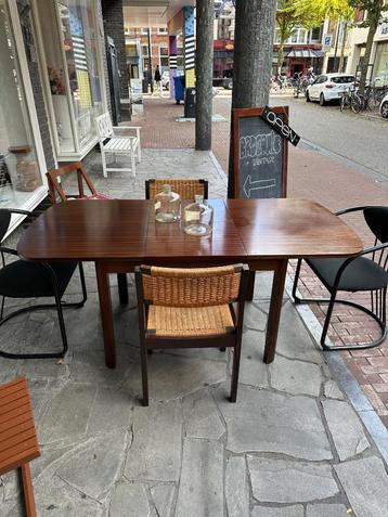 Vintage design houten tuimel tafel, uitschuif eettafel beschikbaar voor biedingen