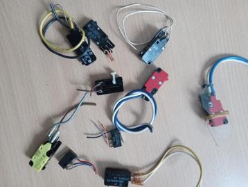 Diverse microschakelaars oa voor Pioneer  , Akai , Sansui..  beschikbaar voor biedingen