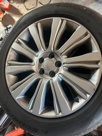 Range rover evoque banden beschikbaar voor biedingen