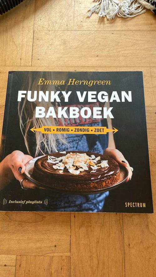 Emma Herngreen - Funky Vegan Bakboek, Boeken, Kookboeken, Zo goed als nieuw, Ophalen of Verzenden
