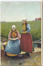 Marken – fotokaart – meisjes in klederdracht, Klederdracht, Ongelopen, Ophalen of Verzenden, 1920 tot 1940