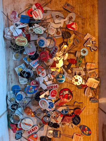 Grote verzameling vintage speldjes/pins beschikbaar voor biedingen