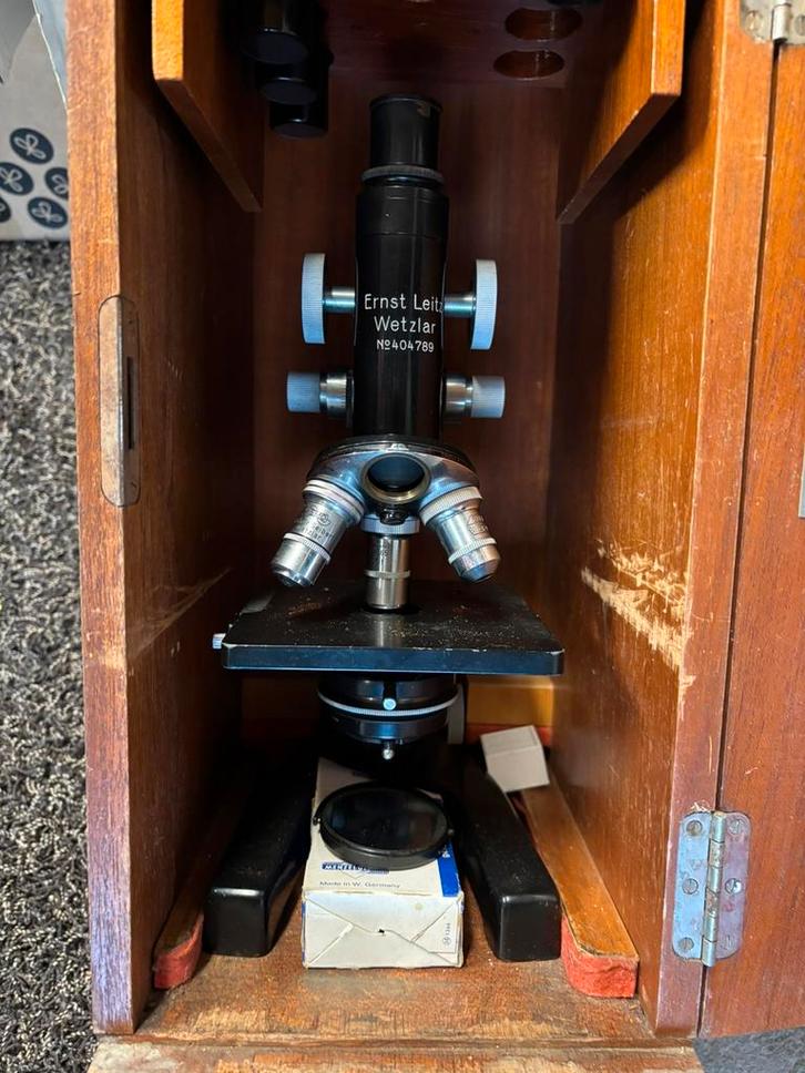 Ernst Leitz Wetzlar microscoop – compleet in originele kist, Audio, Tv en Foto, Optische apparatuur | Microscopen, Gebruikt, Ophalen