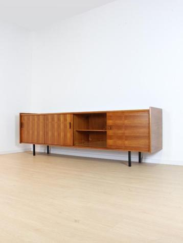 vintage teak dressoir beschikbaar voor biedingen