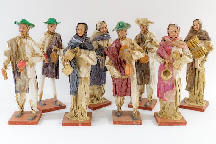 Partij mooie papier mache poppen 35cm hoog +/- 600 stuks, Diversen, Rommelmarktspullen, Nieuw, Ophalen of Verzenden