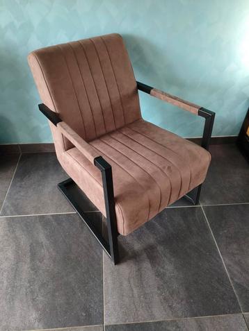 Stoel industrieel beschikbaar voor biedingen