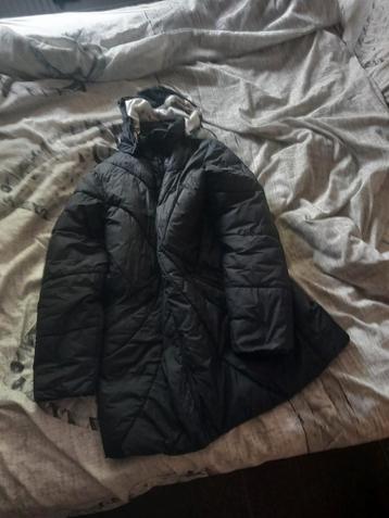 Lange zwarte winterjas maat l beschikbaar voor biedingen