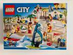 Te koop: Lego set 60153 People Pack - Fun at the Beach, Kinderen en Baby's, Speelgoed | Duplo en Lego, Ophalen of Verzenden, Nieuw