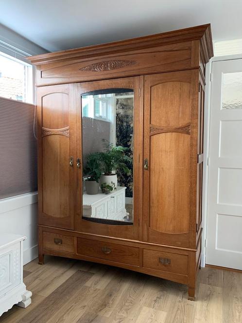 Prachtige antieke spiegelkast (verweerde spiegel) 215cm hoog, Antiek en Kunst, Antiek | Meubels | Kasten, Ophalen