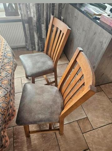 4 eetkamerstoelen Eikenhout  beschikbaar voor biedingen