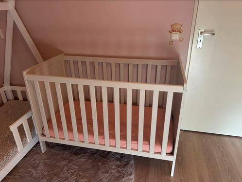 Beige ledikant 120x60, Kinderen en Baby's, Babywiegjes en Ledikanten, Zo goed als nieuw, Ledikant, Ophalen