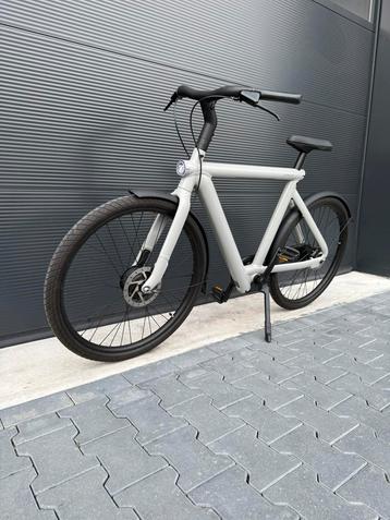 VanMoof S5 in nieuwstaat 1779km gereden + 3 maanden garantie beschikbaar voor biedingen