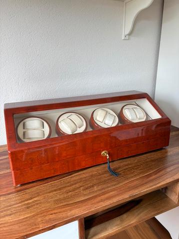 Luxe Watch Winder voor 4 horloges + 6 opbergplekken +adapter beschikbaar voor biedingen