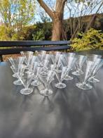 diverse glazen met conische kelk, Ophalen of Verzenden