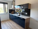 Z.G.A.N. (2021) keuken hout look met donkerblauwe frontjes, Blauw, Hoogglans of Gelakt, Ophalen of Verzenden, Dubbelwandige keuken