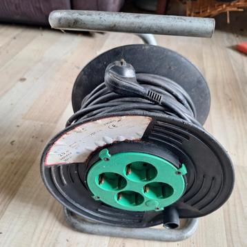 25 meter haspel in uitstekende staat. beschikbaar voor biedingen
