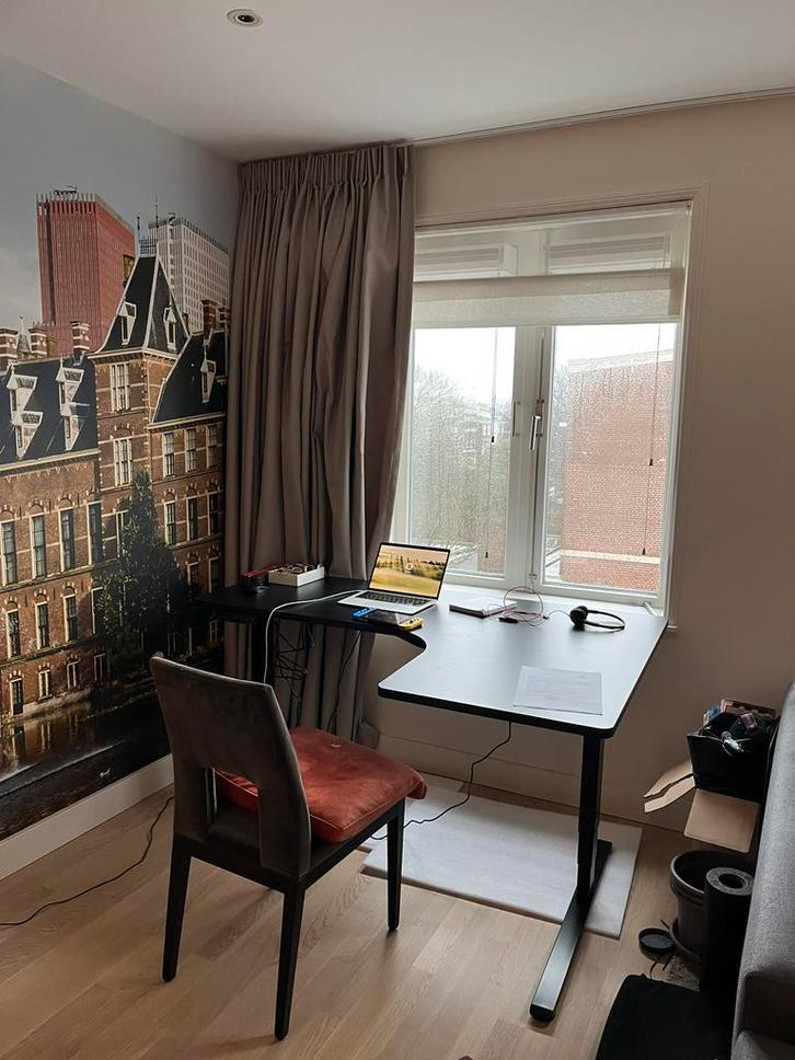 Electric Adjustable L-shape Desk, Huis en Inrichting, Bureaus, Zo goed als nieuw, Bureau, Elektrisch, Ophalen