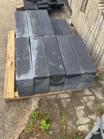 Muurstenen 15x15x60 beschikbaar voor biedingen