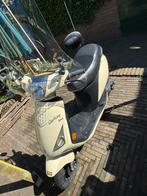 Scooter, Fietsen en Brommers, Snorfietsen en Snorscooters, Ophalen of Verzenden, Zo goed als nieuw, Benzine, Overige merken