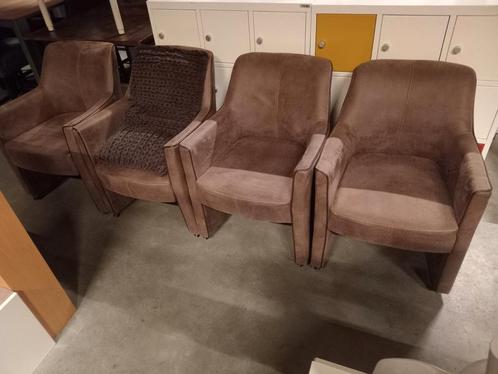4 Bruin suède verrijdbare eetkamerstoelen, Huis en Inrichting, Stoelen, Gebruikt, Vier, Leer, Bruin, Ophalen