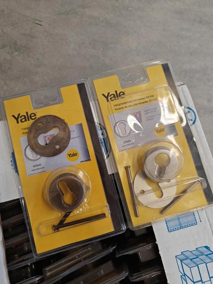 87x Yale SPA55 Veiligheidsrozet Vernikkeld + Verbronsd, Doe-het-zelf en Verbouw, Hang- en Sluitwerk, Nieuw, Slot, Overige materialen