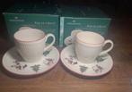 2 x wedgwood Christmas Kerst kop en schotel, Antiek en Kunst, Antiek | Servies compleet, Ophalen of Verzenden