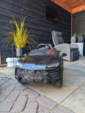 Lamborghini Urus (Elektrische kids auto) beschikbaar voor biedingen