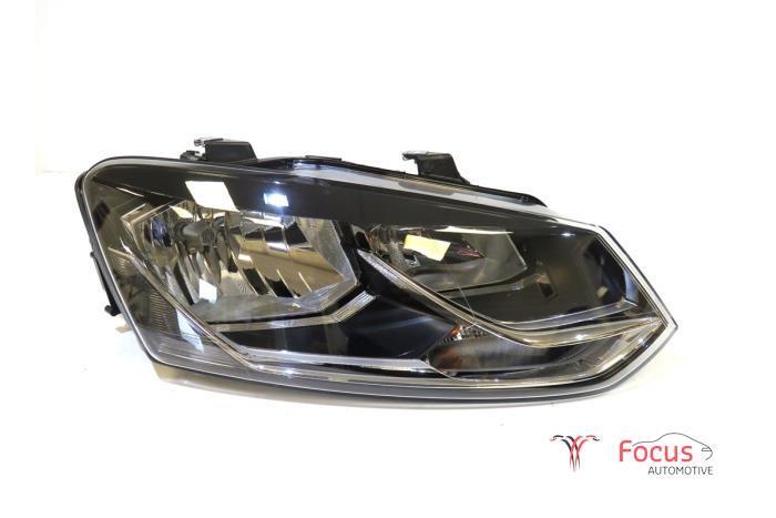 Koplamp rechts van een Volkswagen Polo, Auto-onderdelen, Verlichting, Volkswagen, Nieuw, 6 maanden garantie, 12 maanden garantie