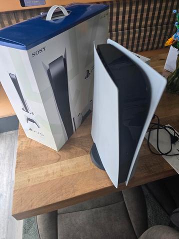 PS5 Disk Edition + 3 Controllers + Headset + Games beschikbaar voor biedingen