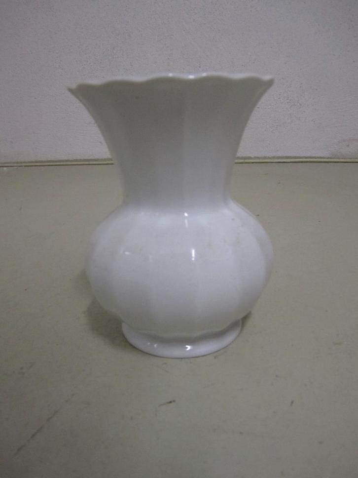 Vaas Bavaria porzellan Wunsiedel 15 cm., Huis en Inrichting, Woonaccessoires | Vazen, Zo goed als nieuw, Wit, Minder dan 50 cm