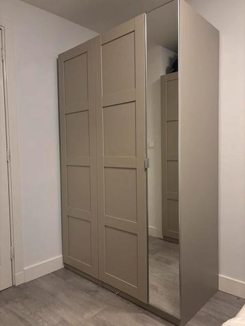 2x Nieuwe IKEA PAX kasten beige met spiegeldeur beschikbaar voor biedingen