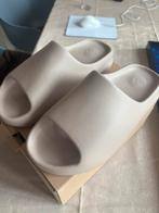 Yeezy Slides Pure maat 46, Kleding | Heren, Schoenen, Slippers, Overige kleuren, Verzenden, Nieuw