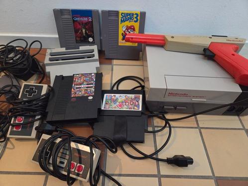 Nintendo (zeldzaam!) incl veel games, zapper, converter etc, Spelcomputers en Games, Spelcomputers | Nintendo NES, Zo goed als nieuw