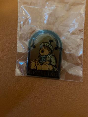 Smidje pin beschikbaar voor biedingen