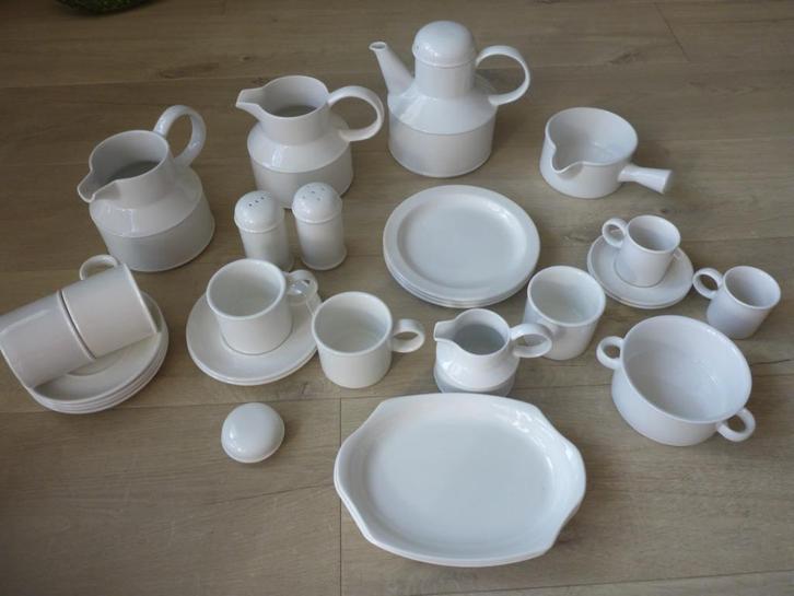 Serviesdelen midwinter plain white., Huis en Inrichting, Keuken | Servies, Zo goed als nieuw, Overige typen, Overige stijlen, Keramiek