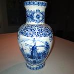 Delfts Bleau Vaas met Molens, Antiek en Kunst, Ophalen of Verzenden