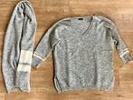 Licht grijze trui met bijpassende sjaal, Giulia e Tu, mt 38, Maat 38/40 (M), Ophalen of Verzenden, Zo goed als nieuw, Grijs