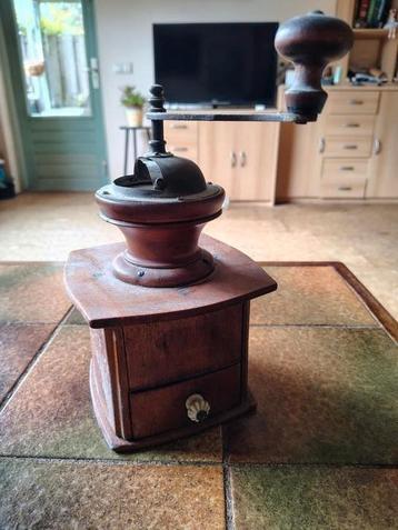 Vintage Koffiemolen  beschikbaar voor biedingen