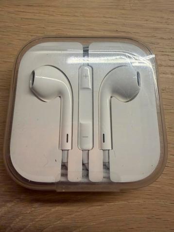 Apple EarPods - Nieuw in Verpakking beschikbaar voor biedingen