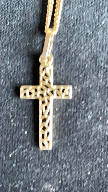 te koop 14 krt gouden kruis super mooi vraag prijs 175€ incv beschikbaar voor biedingen