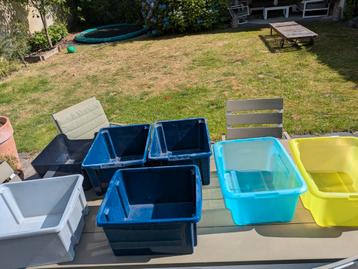 7 plastic bakken beschikbaar voor biedingen