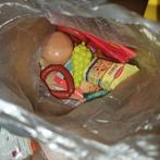 Paar boodschappen voor winkeltje, Ophalen