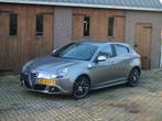 Alfa Romeo Giulietta Quadrifoglio 1.750 TBI, 4 cilinders, Leder en Stof, Handgeschakeld, Particulier