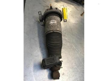 Schokdemperpoot rechts-achter van een Audi Q7 beschikbaar voor biedingen