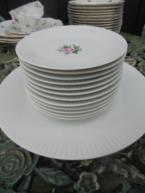 Gebakstel Eschenbach Bavaria met roze roosjes 12 persoons !, Antiek en Kunst, Antiek | Servies compleet, Ophalen of Verzenden