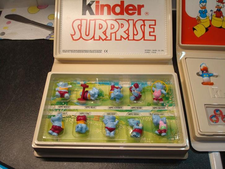 VERRASSINGS EIEREN IN BOX -HAPPY HIPPO - FERRERO, Verzamelen, Verrassingseieren, Ophalen of Verzenden