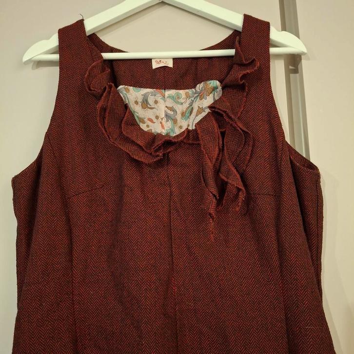 Art Jurk met Stroken - Maat M/L, Kleding | Dames, Jurken, Zo goed als nieuw, Maat 42/44 (L), Rood, Knielengte, Ophalen of Verzenden