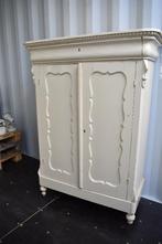 Linnenkast uit grootmoederstijd, Ophalen