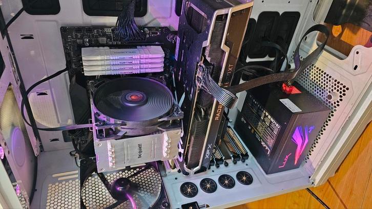 Mid- range Gaming Pc AMD Radeon RX 6750 XT, Computers en Software, Desktop Pc's, Gebruikt, 4 Ghz of meer, SSD, 32 GB, Met videokaart